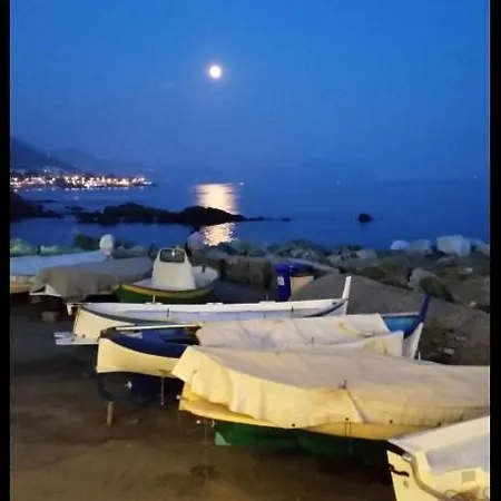 Acquamarina A Due Passi Dai Traghetti Genoa