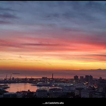 Acquamarina A Due Passi Dai Traghetti Guest house 3*