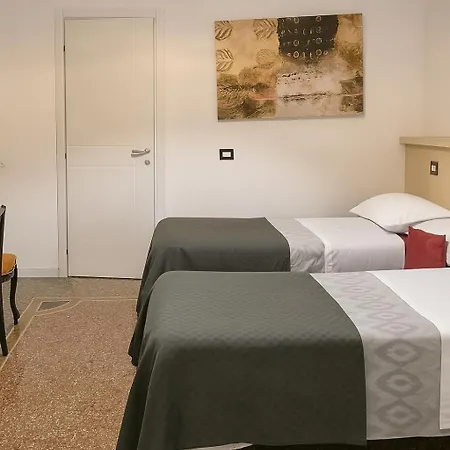 Konukevi Acquamarina A Due Passi Dai Traghetti