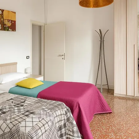 Acquamarina A Due Passi Dai Traghetti Guest house Genoa