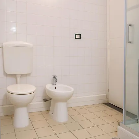 Affittacamere Acquamarina A Due Passi Dai Traghetti Genova